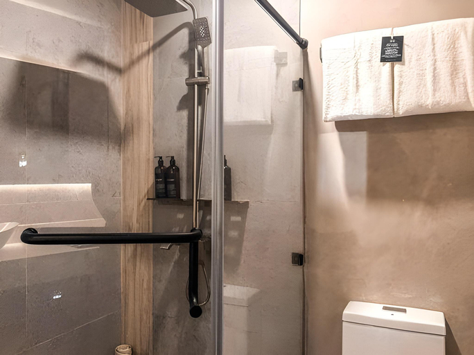 Bathroom 5, Yamato Hostel, Pasay City