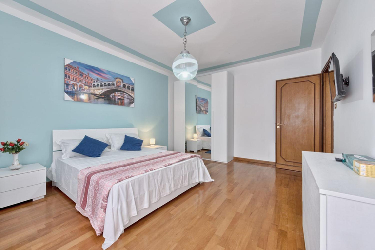 Bed, Venice Mahdi Apartment, Venezia