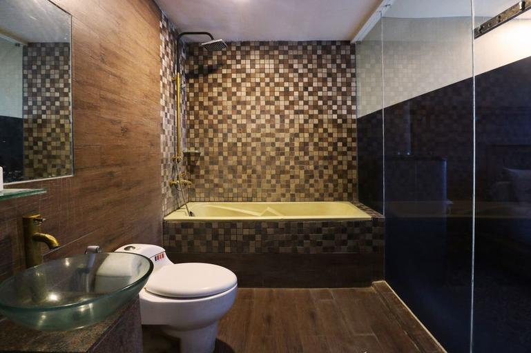 Bathroom 5, Magnolia Hotel, West Jakarta