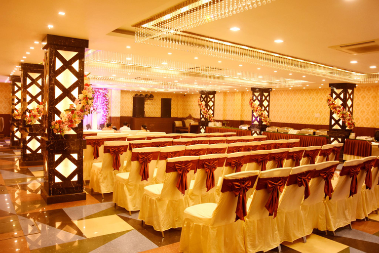 3, Hotel Royal Paradise, Kanpur Nagar