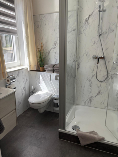 Bathroom 3, Hotel-Pension Bergkranz, Goslar