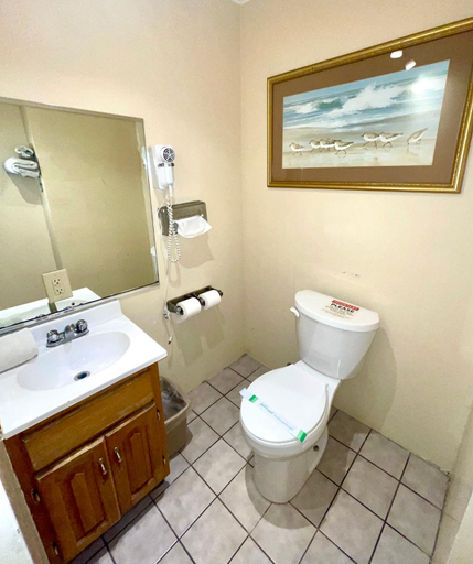 Bathroom 3, Chincoteague Island, Accomack