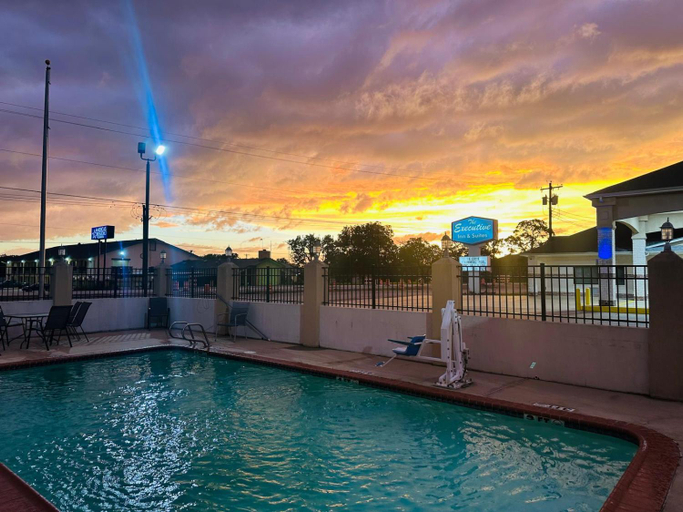 Sport & Beauty 5, Executive Inn & Suites West Columbia, Brazoria