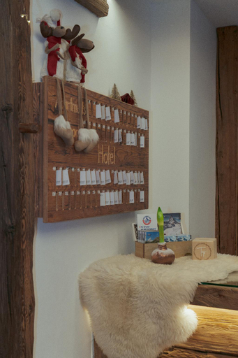 Bedroom 3, Hotel Jaegerhof, Visp