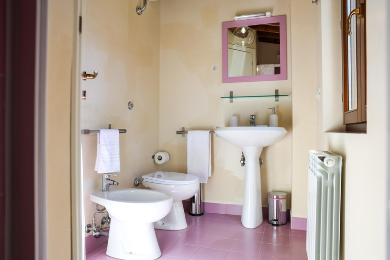 Bathroom 3, Borgo Sorbatti Country House, Macerata