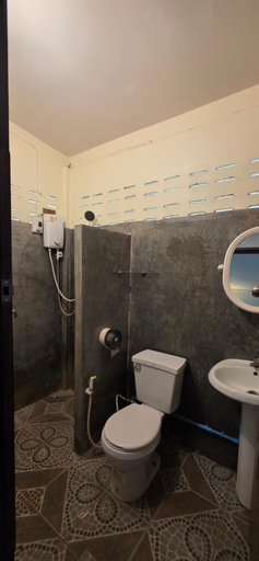 Bathroom 3, P.L.P Guesthouse - Mae Hong Son, Muang Mae Hong Son
