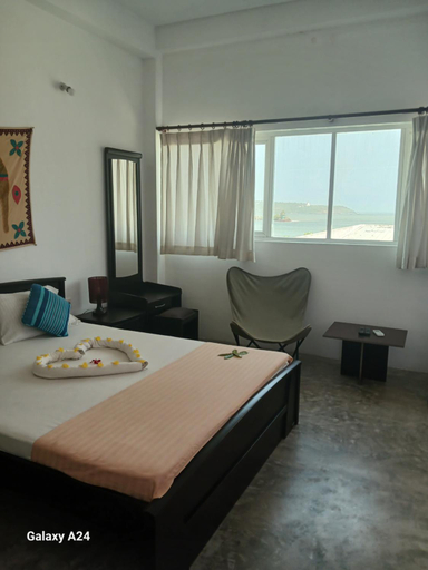 Bedroom 2, Ripple Reach Apartments, Galle Four Gravets