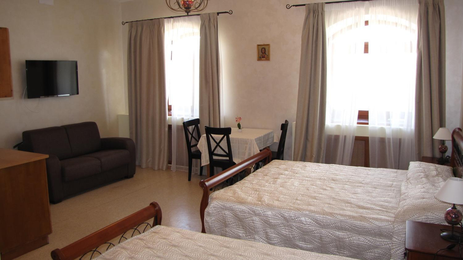 Bedroom, Hotel Monastyrskaya, Stavropol'skiy rayon