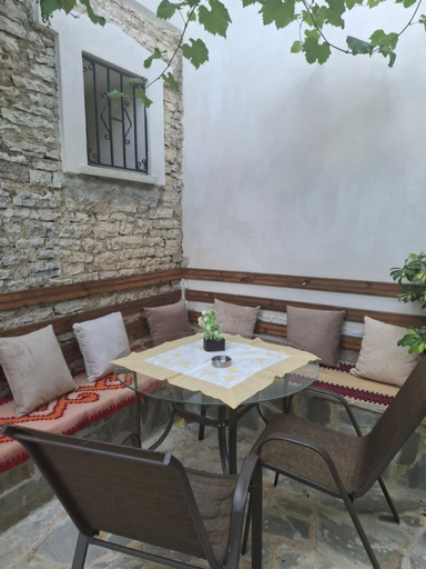 Others 4, Arpet guesthouse, Gjirokastrës