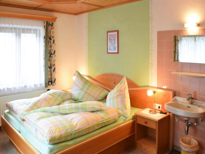 Bedroom 5, Apartment in Huttau near Ski Amade Slopes, Sankt Johann im Pongau