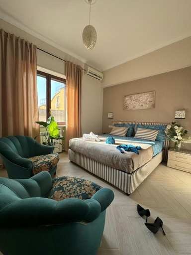 Others 4, Seasuntour - B&B Over the World, Napoli