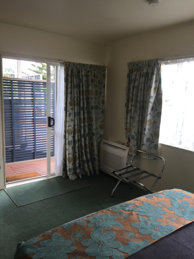 Others 5, Bentons Motel, Horowhenua