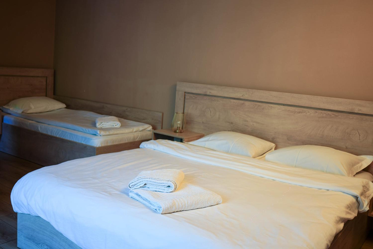 Bedroom 2, Pensiunea Laura, Pietroasa