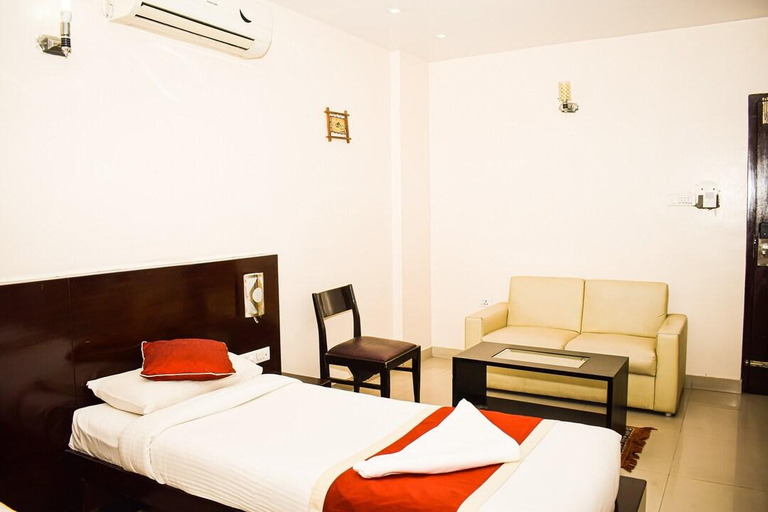 Bedroom 2, Hotel Virat Siridarshni, Bangalore