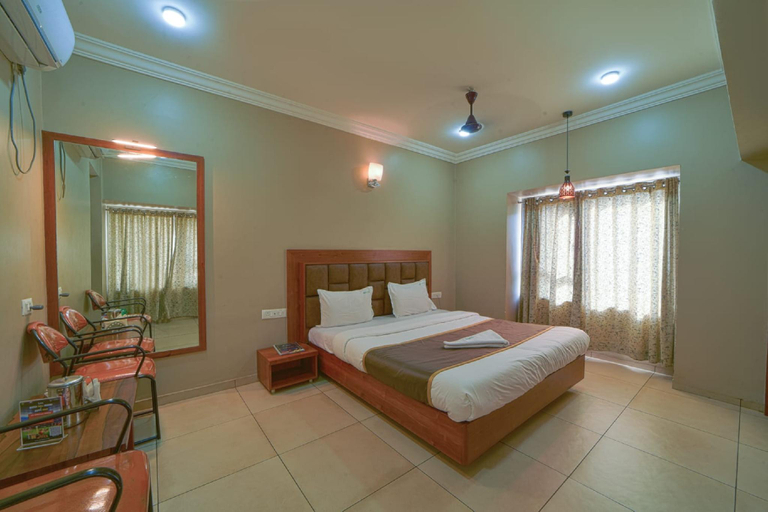 Bedroom 3, Hotel Vrindavan Deluxe, Kolhapur, Kolhapur