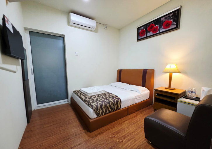 Bedroom 2, Grand Line Hotel, Semporna