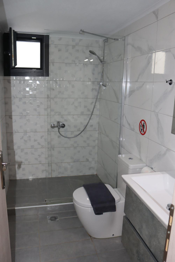 Bathroom 2, Waterview Villa, East Macedonia and Thrace