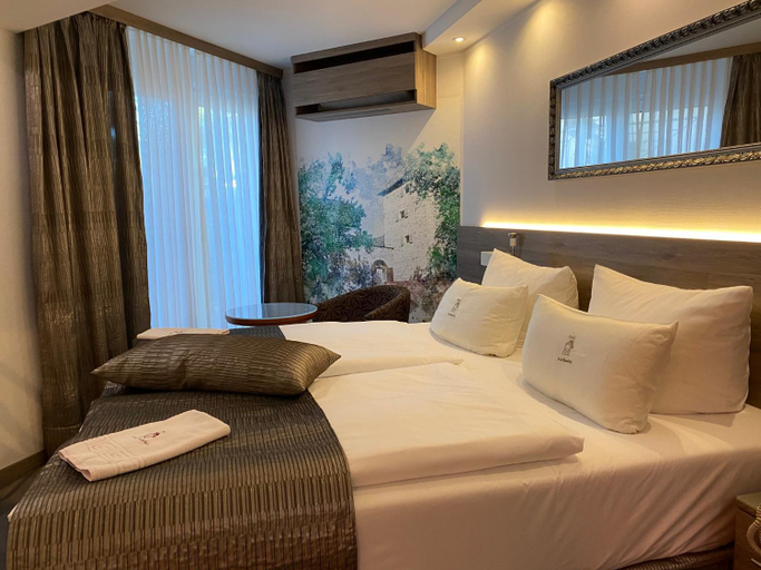 Bedroom 3, Hotel An der Wasserburg, Wolfsburg
