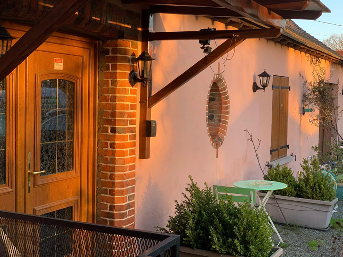 Others 5, Le relais de poste Valero, Eure-et-Loir