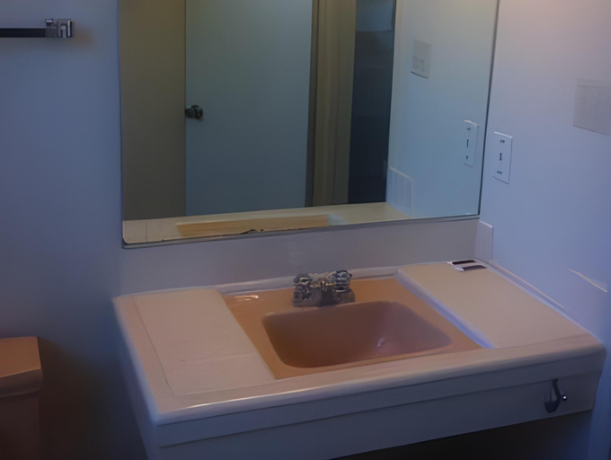 Bathroom 2, Sky Riders Motel, Sacramento