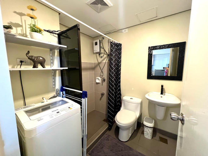 Bathroom, 1-B in IT Park, Cebu City