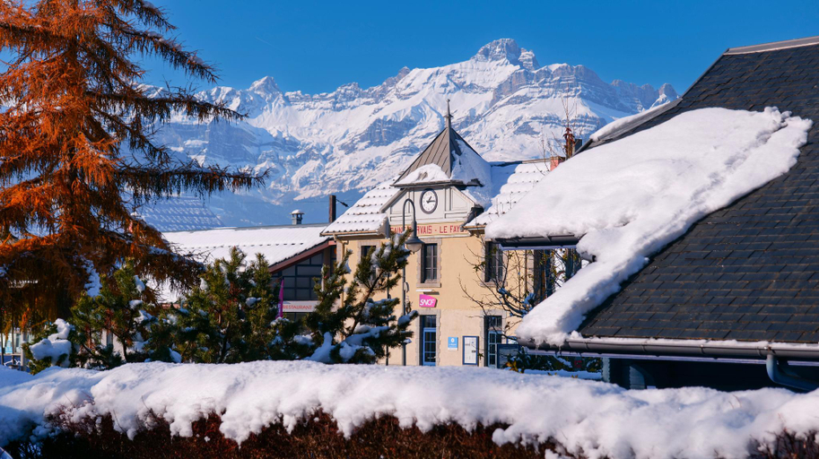Exterior & Views 1, Hotel Des Deux Gares, Haute-Savoie