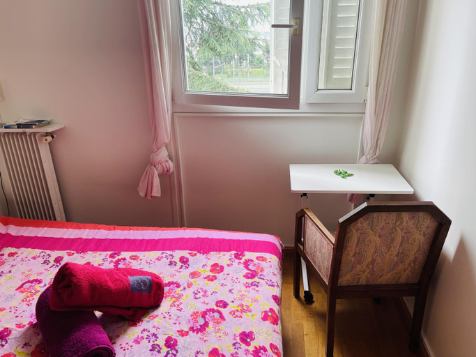 Others 4, Chambre privee - Place Verdun Tours, Indre-et-Loire