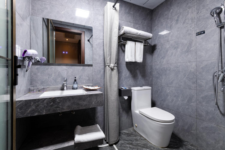 Bathroom 3, Wuhan Hongguang Hotel, Wuhan