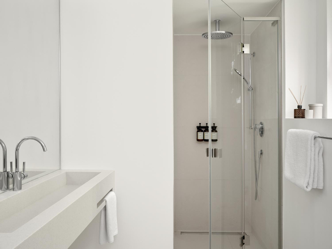 Bathroom 4, Bob W Munich Schwabing, München