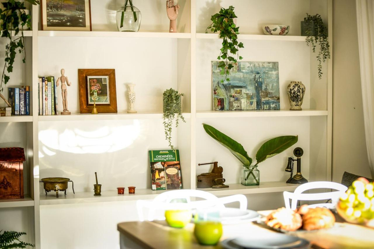 Food & Drinks 3, Serene Retreat with Lush Garden