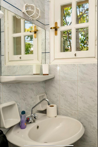 Bathroom 2, Astradeni Studios, North Aegean