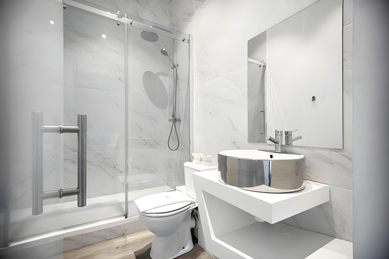 Bathroom 2, Estrela by Hygge Suites, Lisbon