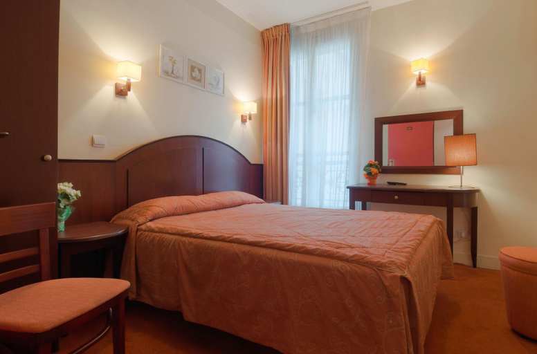Bedroom 3, Le Faubourg Hotel, Paris