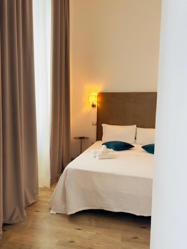 Others 5, Drooms, Cagliari
