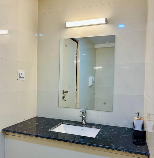 Bathroom, Hotel Gulmohar, Narayani