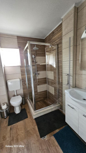 Bathroom 3, Pensiunea Mountain King, Voila