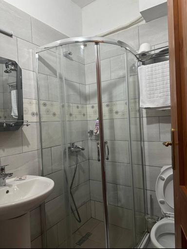 Bathroom 3, Murgana Guesthouse, Gjirokastrës
