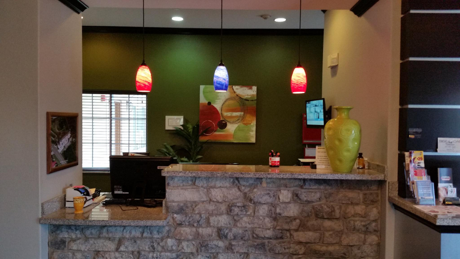 Public Area, Studio 6 Beeville, TX, Bee