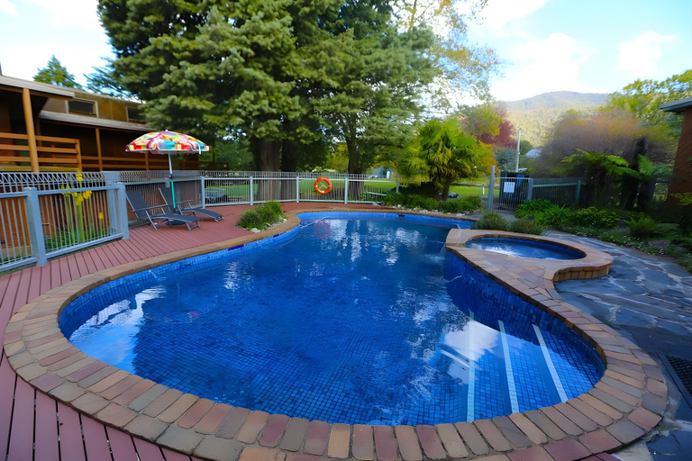 Sport & Beauty 5, Mountain Creek Motel, Alpine - East