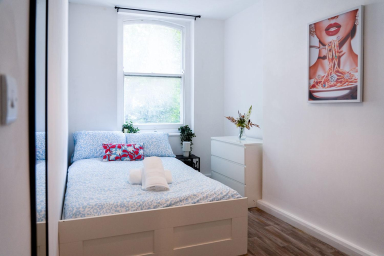 Bedroom 2, London Bridge Apartments, London