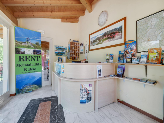 Public Area 2, Villa by Lake Idro with Mountain Views, Brescia
