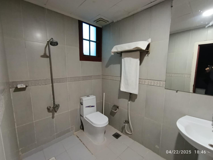 Bathroom 5, Royal Motel Executive, Islamabad