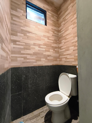 Bathroom 2, NK Villa Syariah And Cafe Prigen, Pasuruan