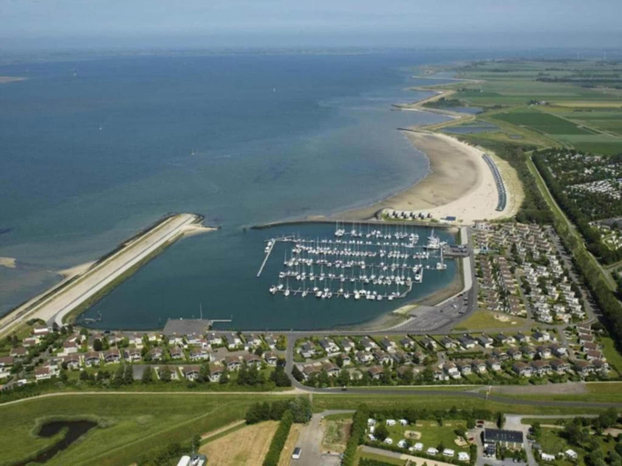 Others 4, Apartment in Zeeland with Private Jetty, Noord-Beveland