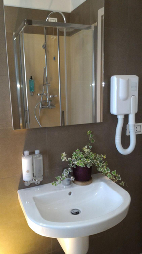 Bathroom, Hotel Il Bucaneve, L'Aquila