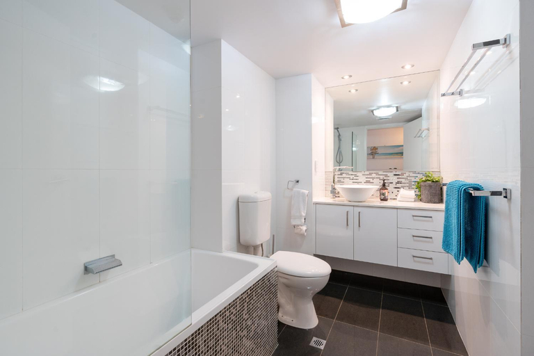 Bathroom 4, Burleigh Beach Tower, Gold Coast