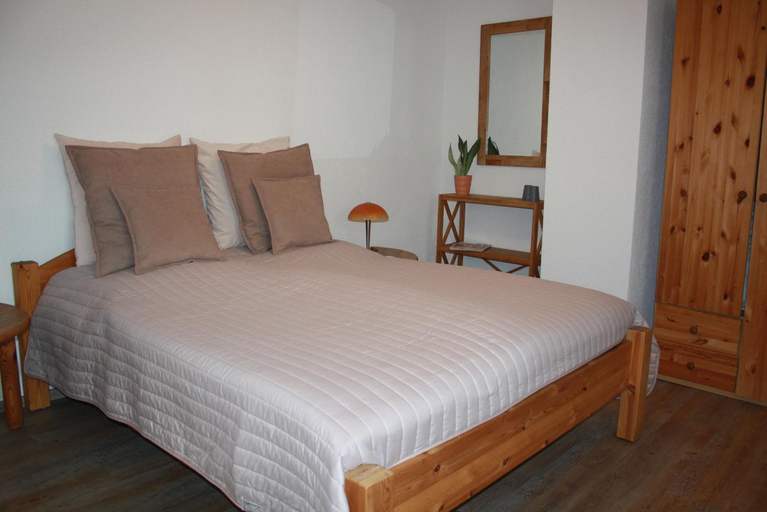 Bedroom 2, Gastehaus LuNa, Haßberge