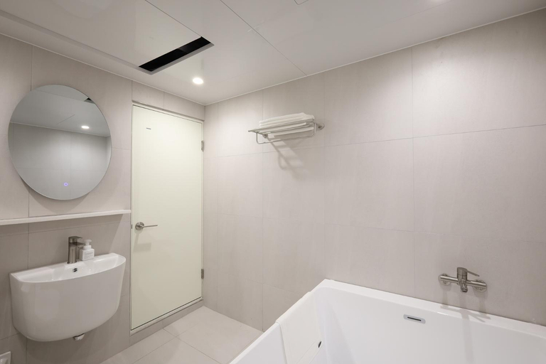Bathroom 3, Haeundae Santafe, Haeundae