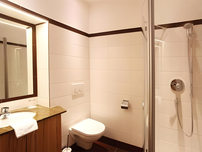 Bathroom 3, FruhstucksHotel Scharinger, Grieskirchen