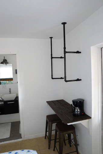 Others 4, Mi Casa Es Tu Casa, Airport Suites, Hillsborough